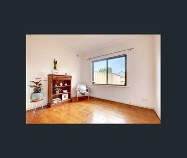 🏡 Charming on Ormond – Space, Style & Sunshine! 🌞 - Photo 1