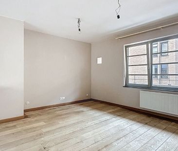 Appartement te huur in Brussel voor € 1.050 met 1 slaapkamer - Photo 2