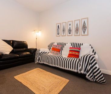 5 bedroom detached house to rent - Photo 1