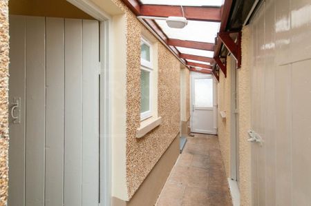 2 bedroom semi-detached house to rent - Photo 3