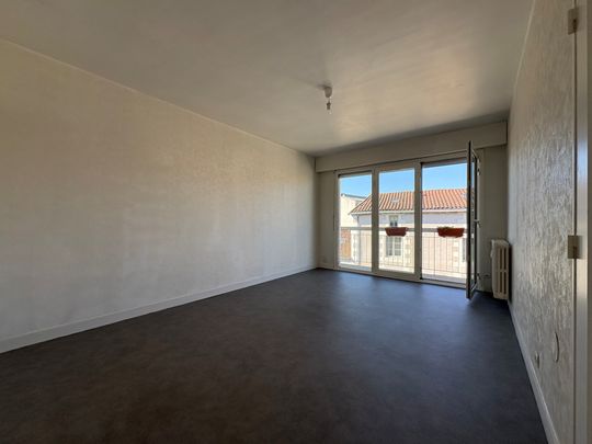 Location Appartement 2 pièces 44m² POITIERS 86000 - Photo 1