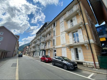 Located 5 minutes walk from the center and 10 minutes from the train station - Foto 5