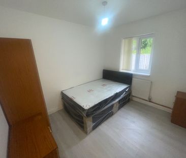 6 Bed End Terrace, Langdale Road, B43 - Photo 5