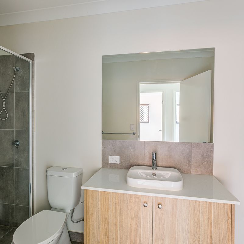 Large 2 Bedroom Duplex! - Photo 1