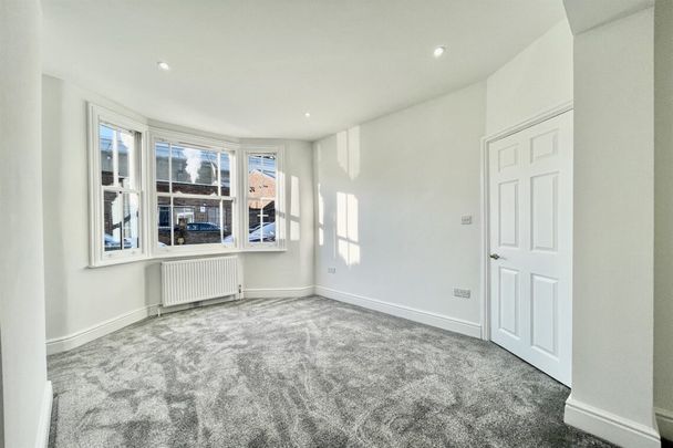 3 bed House Lassell Street, SE10 - Photo 1