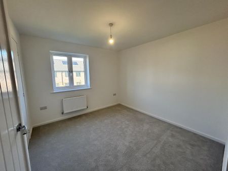 2 bedroom semi-detached house to rent - Photo 3