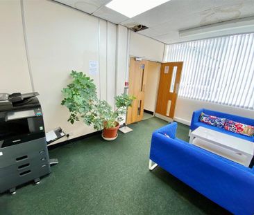 Property to rent - Photo 5