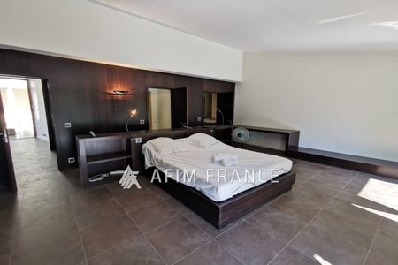 Peille, à 20 minutes de Monaco dans un écrin de verdure au cal - Photo 3