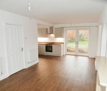 3 bedroom semi-detached house to rent - Photo 2