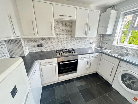 3 bedroom terraced house to rent - Photo 5