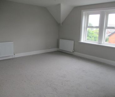 2 bedroom detached house to rent - Photo 2