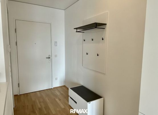 Modernes Wohnen im Marina Tower – 2-Zimmer-WG mit Loggia und direkter U2-Anbindung - Photo 1