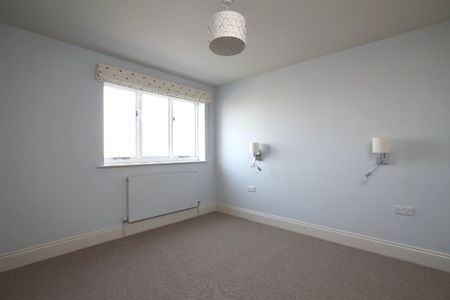 Market Square, Bicester - Photo 2