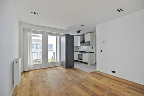 Appartement te huur: Czaar Peterstraat 186 1018 PX Amsterdam - Photo 1