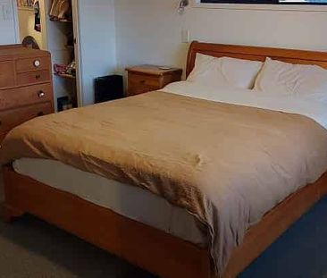 1 bedroom (with extra box room) 1st floor flat. - Photo 5
