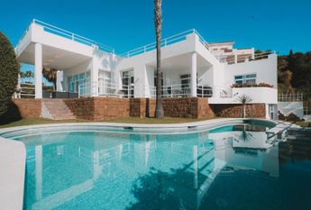 Villa with Sea Views for Rent in La Quinta Golf