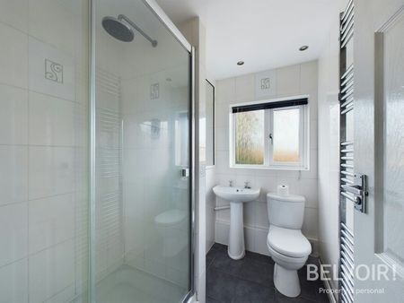 Flat to rent on - Photo 2