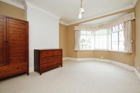 4 bedroom semi-detached house to rent - Photo 3