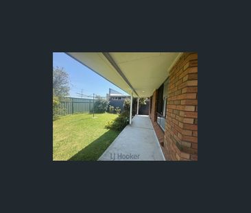 For Lease - Light-Filled 2-Bedroom Home in Sought-After Belmont South - Photo 3