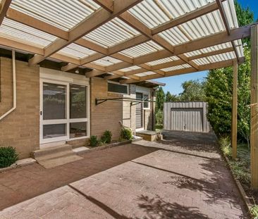 Cozy Family Home in the Heart of Wheelers Hill - Photo 6