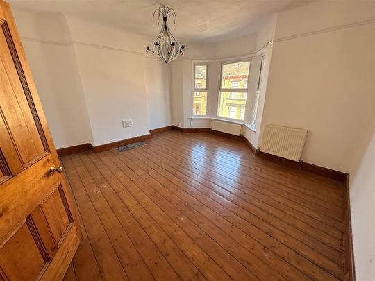 Waverley Grove, Birkenhead - Photo 1