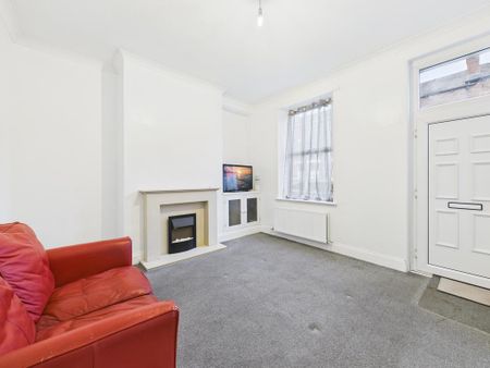 2 bedroom terraced house to rent - Photo 2