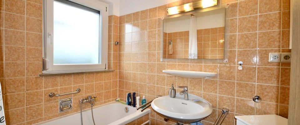 Charmante Erdgeschosswohnung mit Balkon in Kernen-Rommelshausen - Foto 1