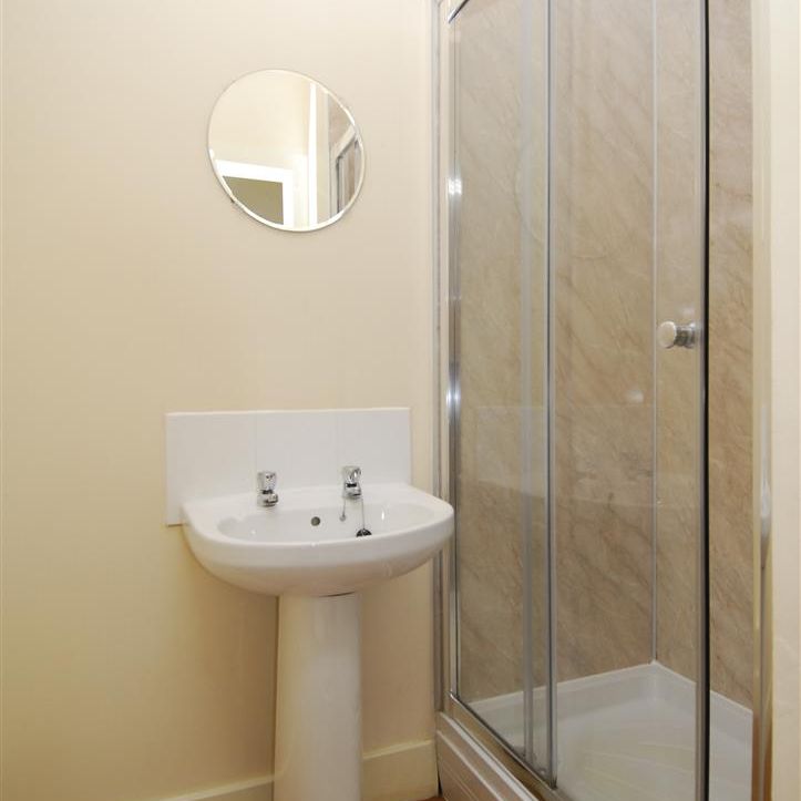 Grove House, Plymouth - Photo 1