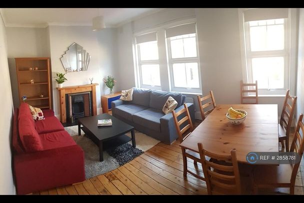 3 bedroom flat to rent - Photo 1