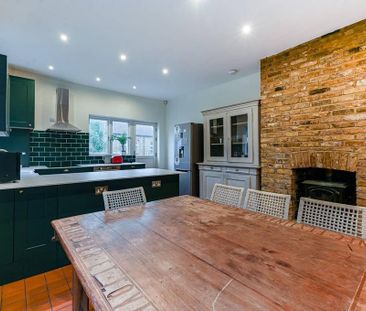 4 bedroom maisonette to rent - Photo 2