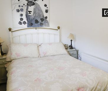 Room for rent in 2-bedroom house in Killiney, Dublin - Photo 5