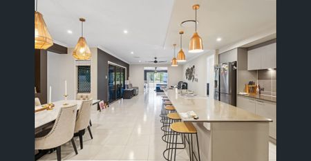 AMAZING FAMILY SIZED HOME ON 2000M LAND! - Photo 4