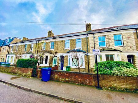 4 bedroom terraced house to rent - Photo 2