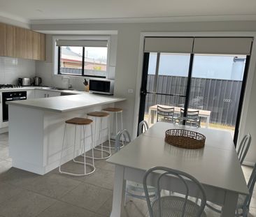 2/718 Keene Street, East Albury NSW 2640 - Apartment For Rent | Domain - Photo 5