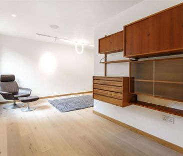 A contemporary newly built home in the sought-after village of Knoc... - Photo 6