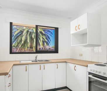 SPACIOUS FOUR BEDROOM FAMILY HOME - Photo 1