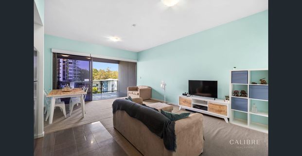 Top Floor Apartment in Prime Kelvin Grove Location ** Furnished ** - Photo 1