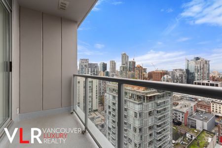 Penthouse in Downtown Vancouver, BC - Photo 2