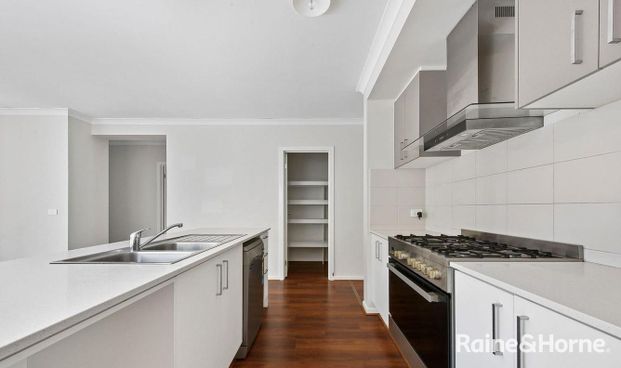 MODERN 4 BEDROOM HOME - Photo 1