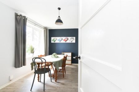 5 bedroom semi-detached house to rent - Photo 2