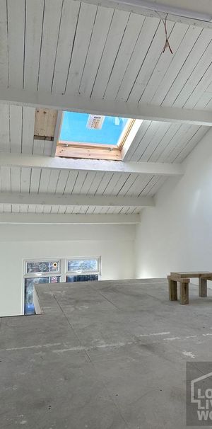 Mixed use to rent - Photo 1