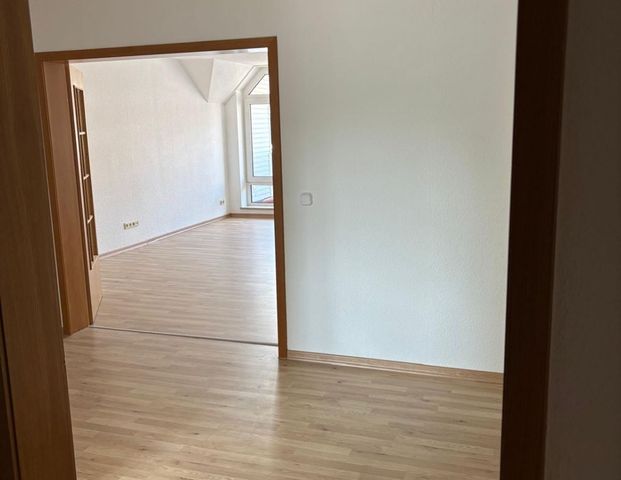 Große 3 Zimmerwohnung im 2.Obergeschoß in zentraler Lage von Wilhelmshaven - Photo 1