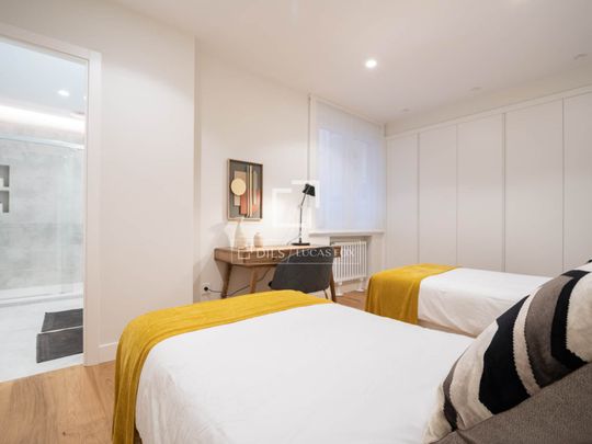 Excellent 3 Bedroom apartment for rent in Recoletos, Madrid - Photo 1