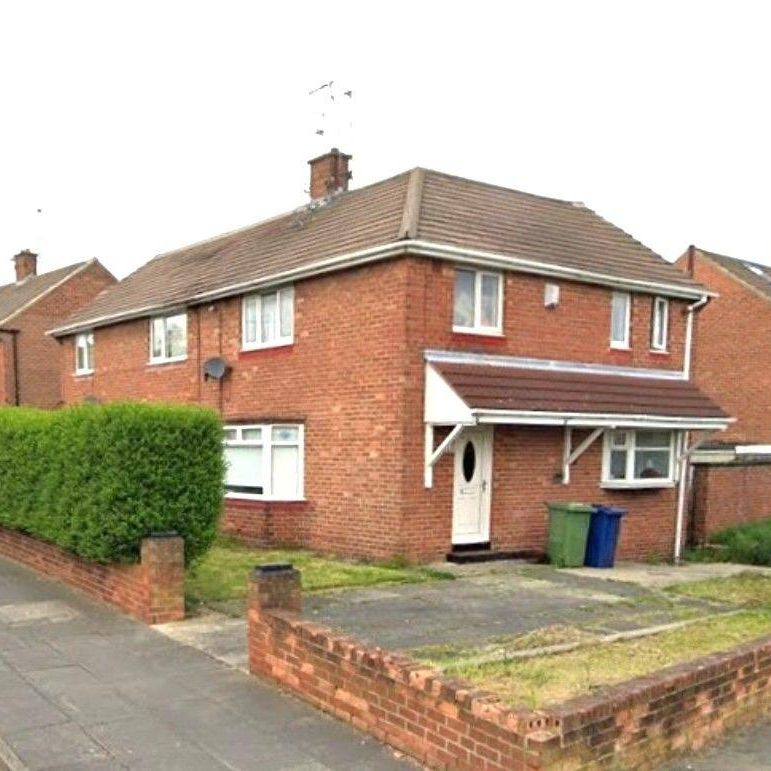 3 bedroom semi-detached house to rent - Photo 2