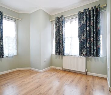 3 bed terrace house, SW12 - Photo 5