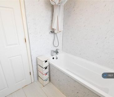 2 bedroom semi-detached house to rent - Photo 5