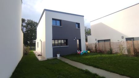 Location Maison 5 pièces 110m² - Photo 4