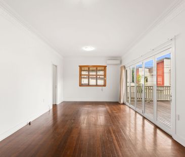 Charming family home - Photo 5