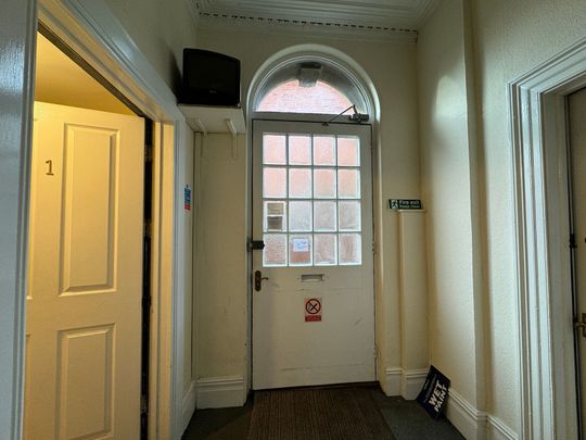 1 bed studio flat to rent in Clifton Terrace, Taunton, TA2 - Photo 1