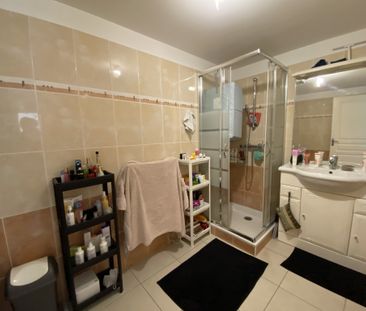 Location Appartement 3 pièces 56m² LA VALETTE DU VAR 83160 - Photo 2